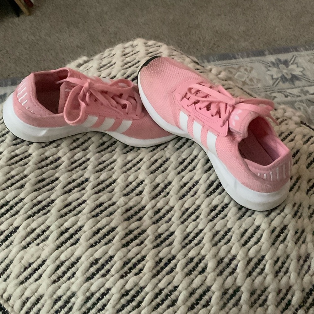 adidas pink sneakers